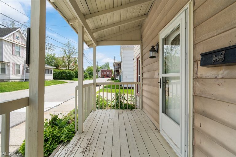 123 Rainbow Street, Wadsworth, OH - Photo 2