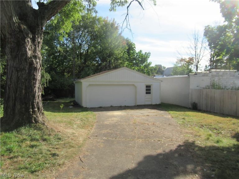 14 Elm Street, Bedford, OH - Photo 8