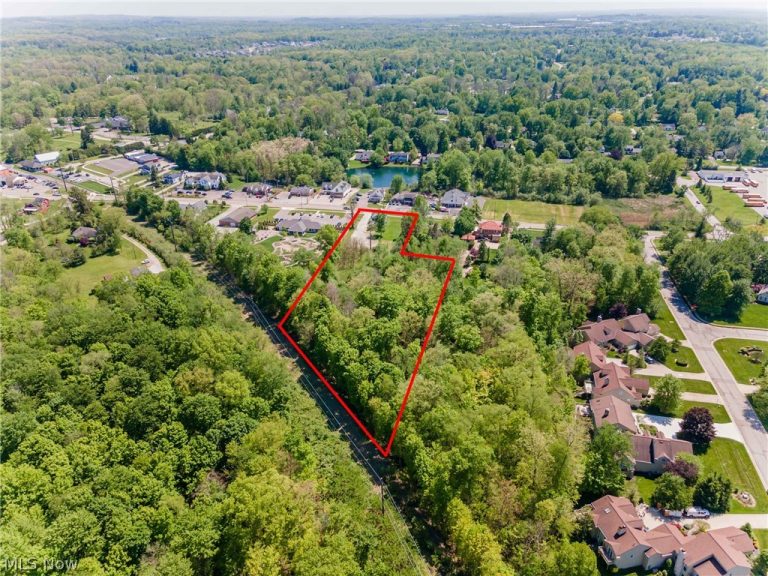 221 Garfield Road, Aurora, OH - Photo 4