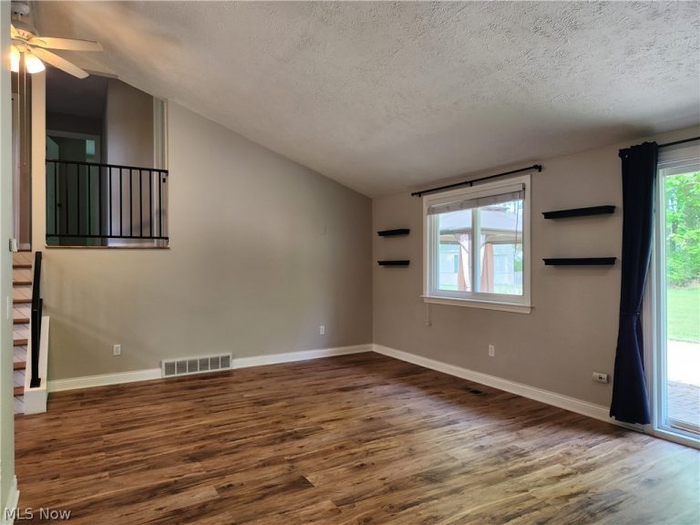 6483 Carter Boulevard, Mentor, OH - Photo 8