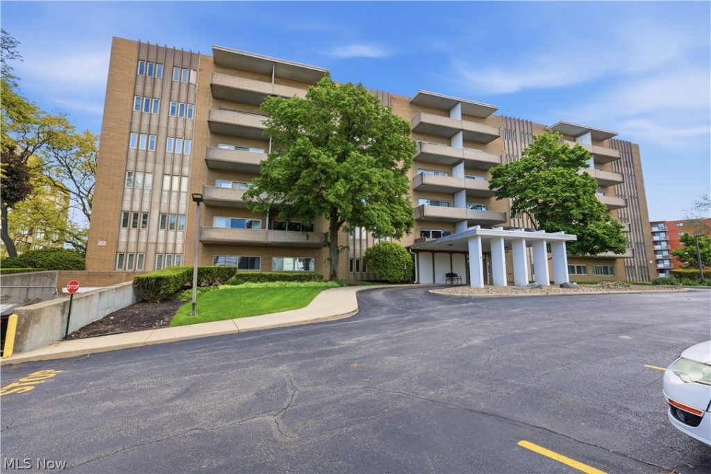 3167 Linden Road #201, Rocky River, OH