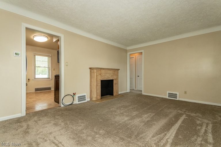 1557 Woodhurst Avenue, Mayfield Heights, OH - Photo 5