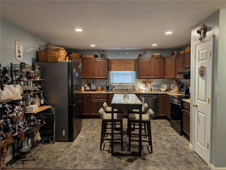 303 15th Street, Coshocton, OH - Photo 3