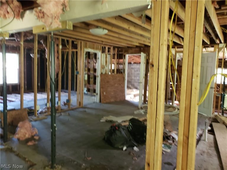 1112 Swann Rd, Charleston, WV - Photo 5