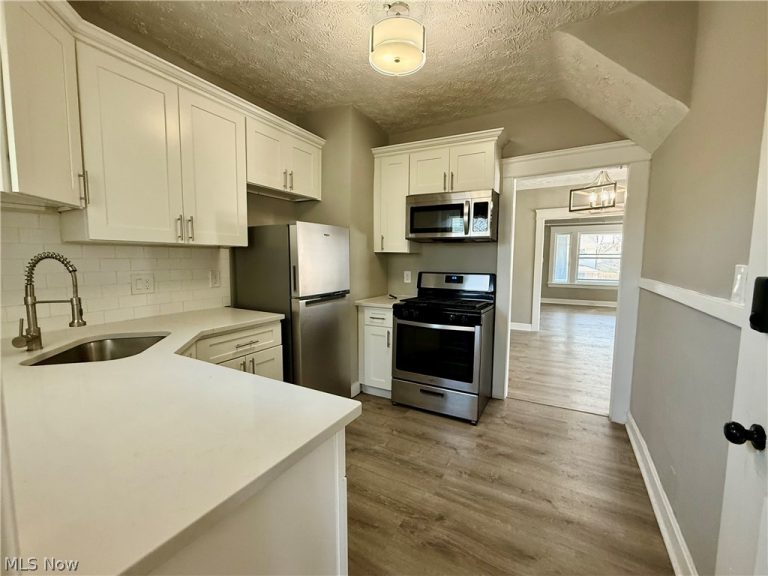 1265 Marlowe Avenue, Lakewood, OH - Photo 8