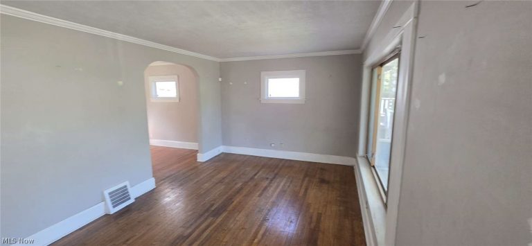 3005 Hillcrest Avenue, Cleveland, OH - Photo 4