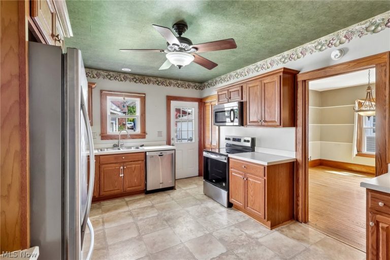 403 Baird Avenue, Barberton, OH - Photo 4