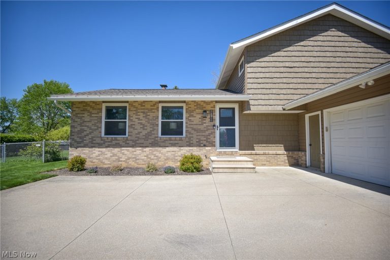 4749 Wolff Drive, Brunswick, OH - Photo 3