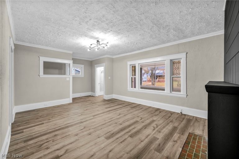 3147 Whitethorn Road, Cleveland Heights, OH - Photo 8