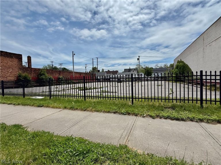 3610-3620 Superior Avenue, Cleveland, OH - Photo 2