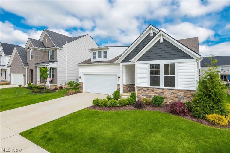 36732 Appian Way, North Ridgeville, OH - Photo 3