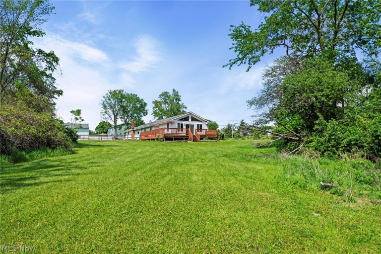 19740 Benbow Road, Strongsville, OH - Photo 8