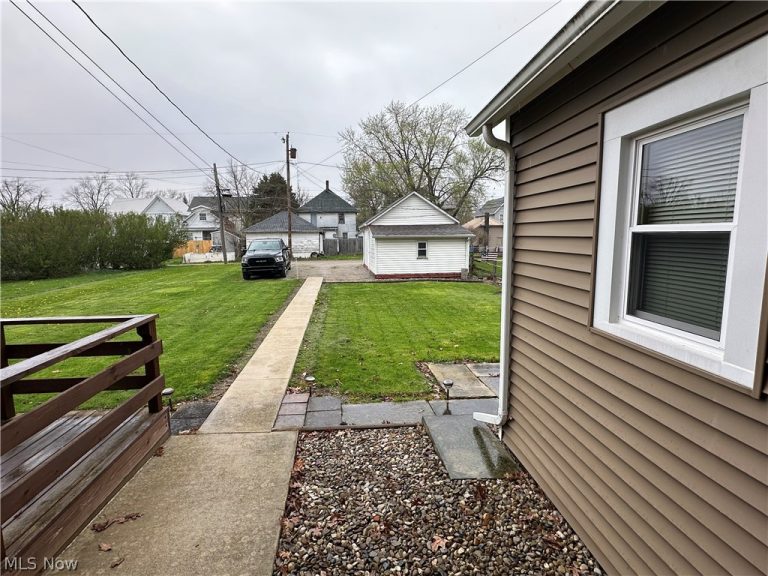 410 Emerald Street, Willard, OH - Photo 4
