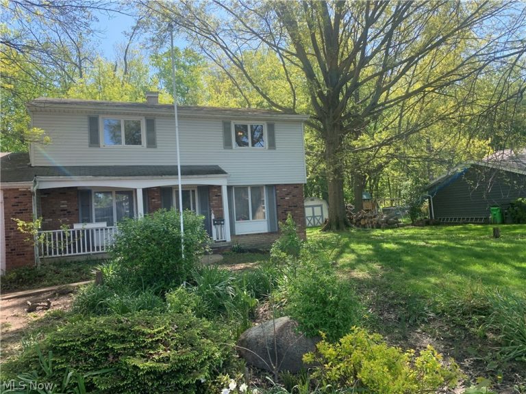 179 Ashwood Drive, Avon Lake, OH - Photo 2