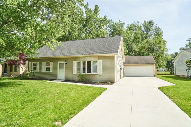 231 College Park Drive, Elyria, OH, 44035