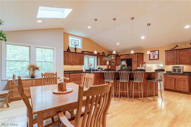 6424 Creekside Trail, Solon, OH - Photo 8