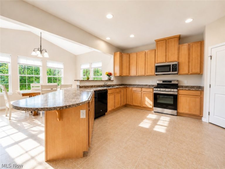 867 Starr Ridge Street, Massillon, OH - Photo 8