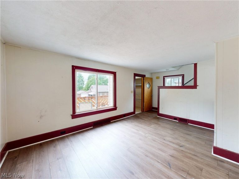 1801 Malasia Road, Akron, OH - Photo 2