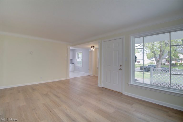 6836 Beresford Avenue, Parma Heights, OH - Photo 6