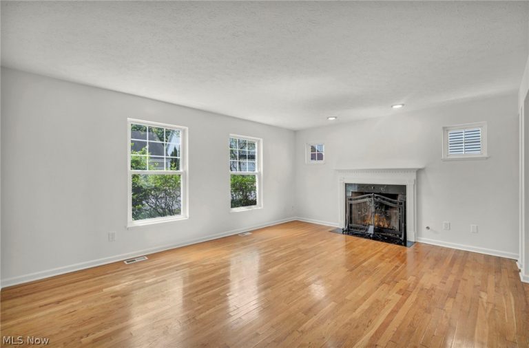 9747 Gates Avenue, Cleveland, OH - Photo 8