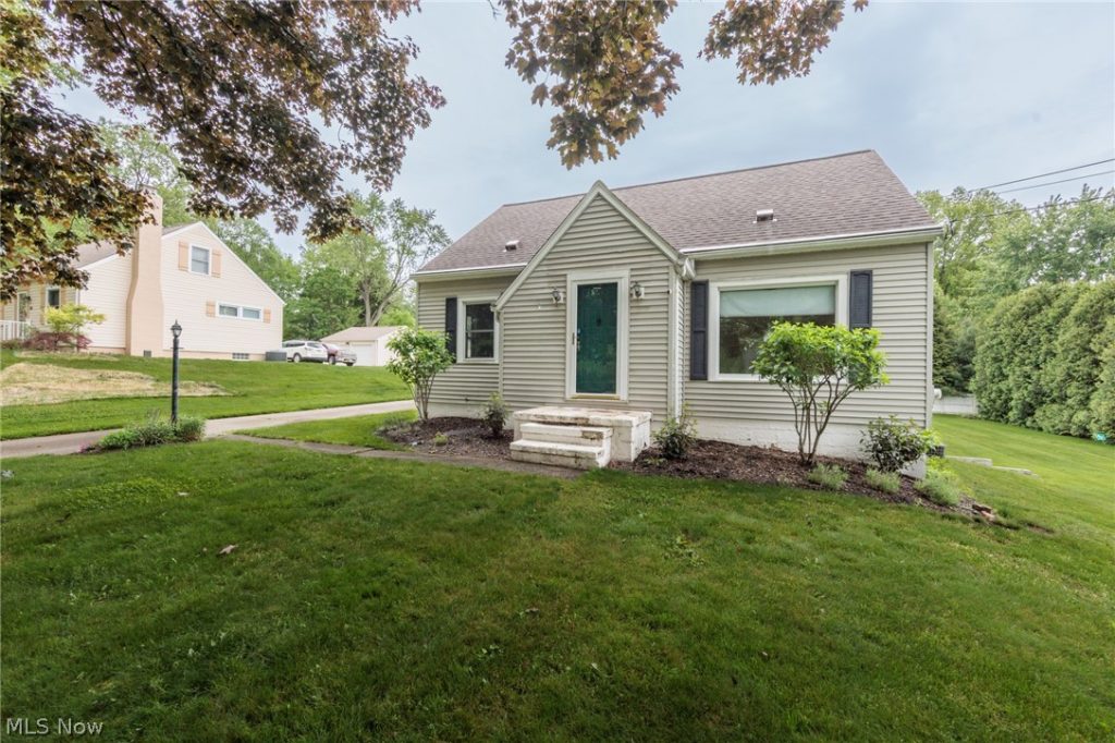 245 Westview Avenue, Wadsworth, OH