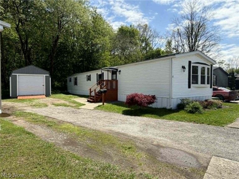 8 Hawaiian Drive, Madison, OH - Photo 3