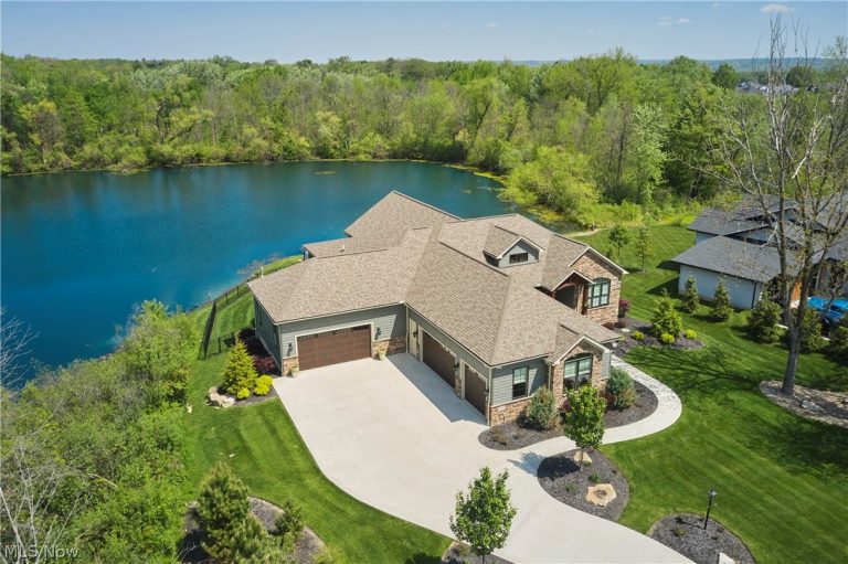 2141 Hayden Drive, Hinckley, OH - Photo 3