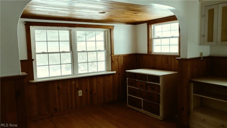 17199 Leggett Road, Montville, OH - Photo 6