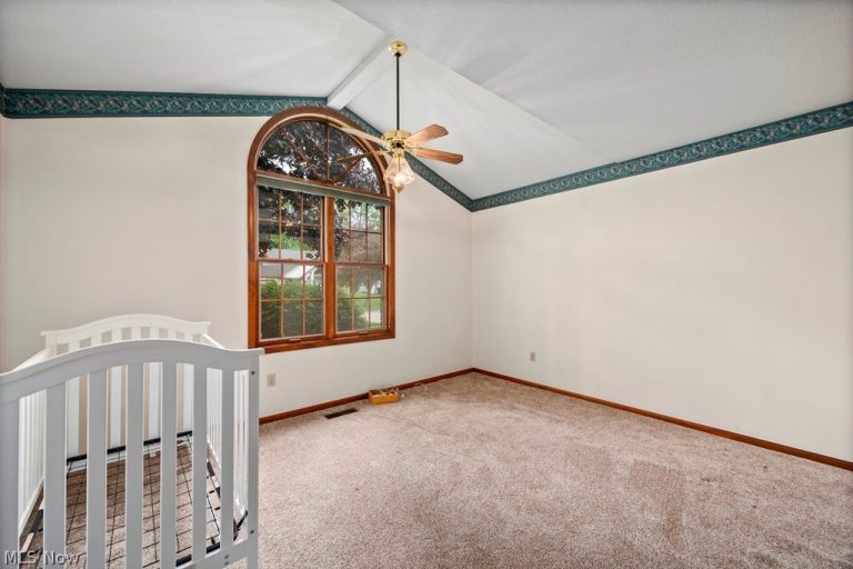 314 Greenwood Court, Elyria, OH - Photo 5