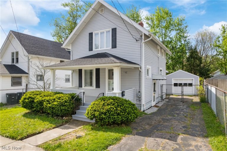 1182 Tampa Avenue, Akron, OH - Photo 2