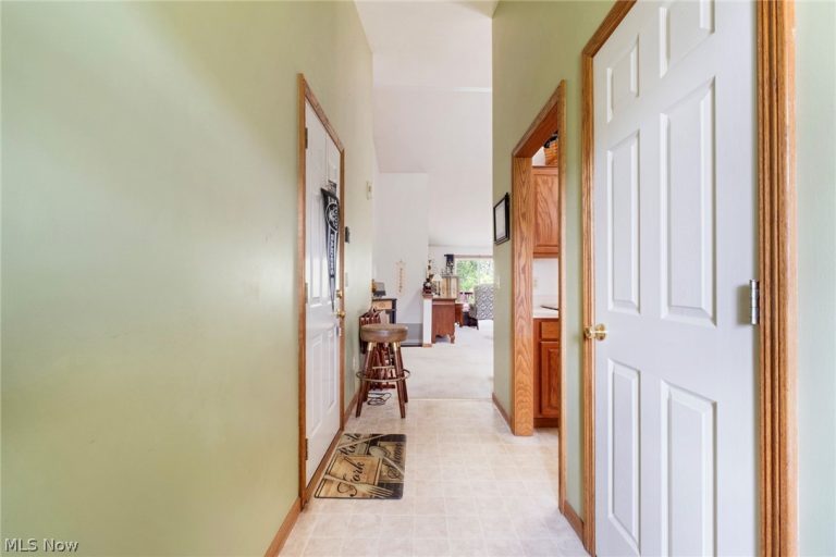 344 Myron Street, Hubbard, OH - Photo 4
