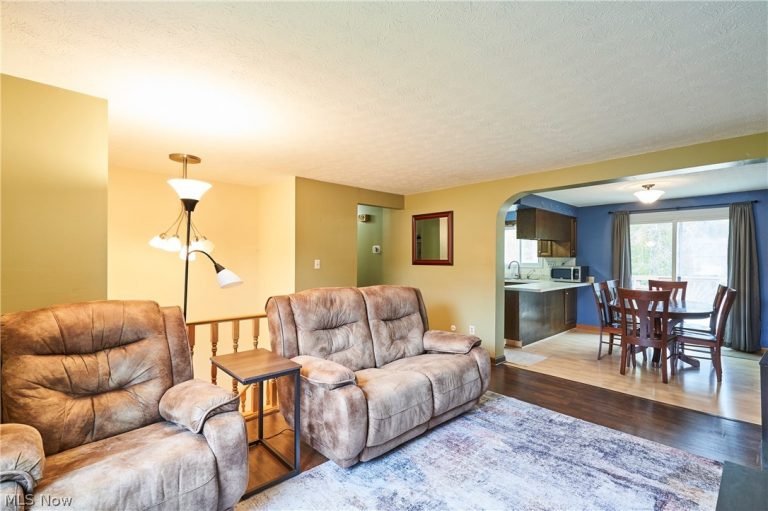 5165 Fawn Drive, New Franklin, OH - Photo 3