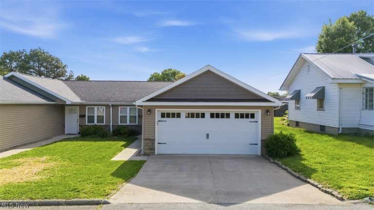 416A Elm Street, Belpre, OH - Photo 2