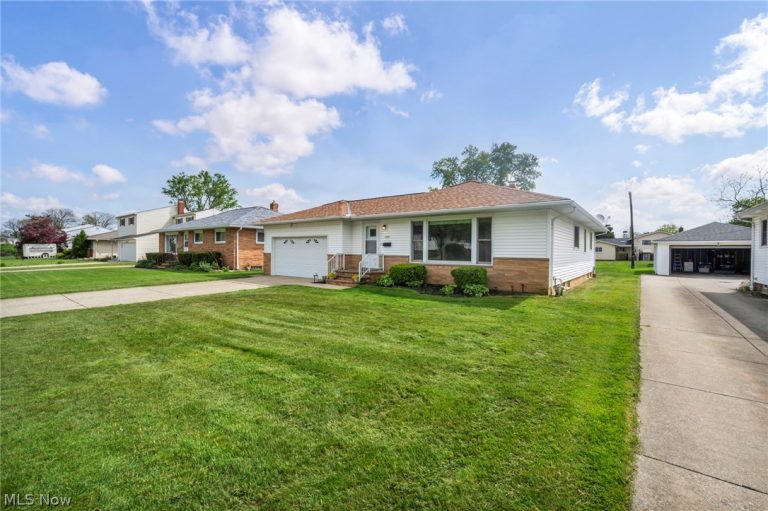 1299 Jackie Lane, Mayfield Heights, OH - Photo 3