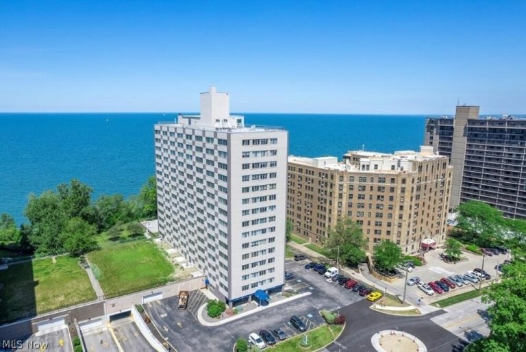 12520 Edgewater Drive #510, Lakewood, OH, 44107