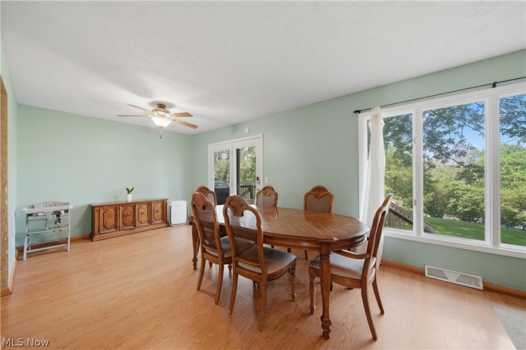 11205 Merrimack Avenue, Hartville, OH - Photo 8
