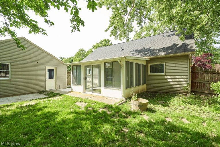 231 College Park Drive, Elyria, OH - Photo 5