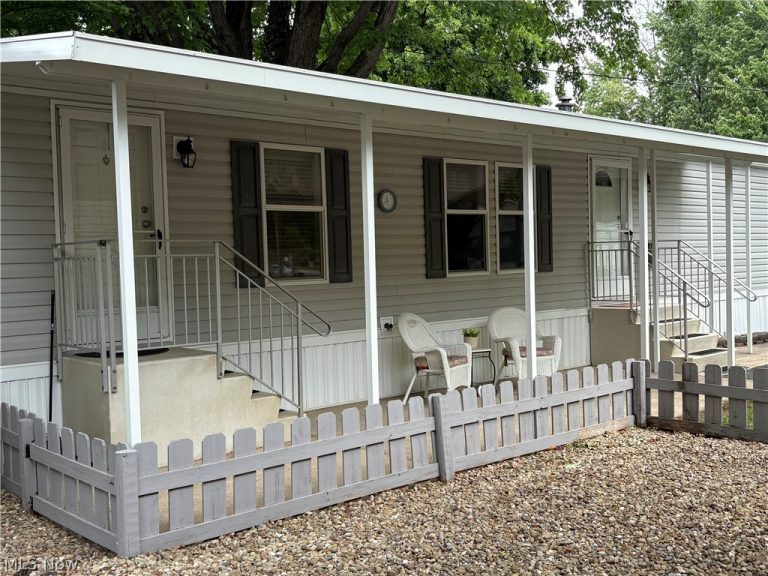 195 Spruce Lane, Mentor, OH - Photo 5