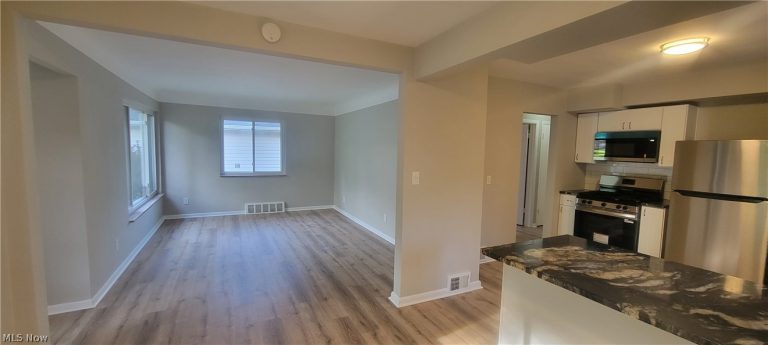 4852 81st Street, Garfield Heights, OH - Photo 6
