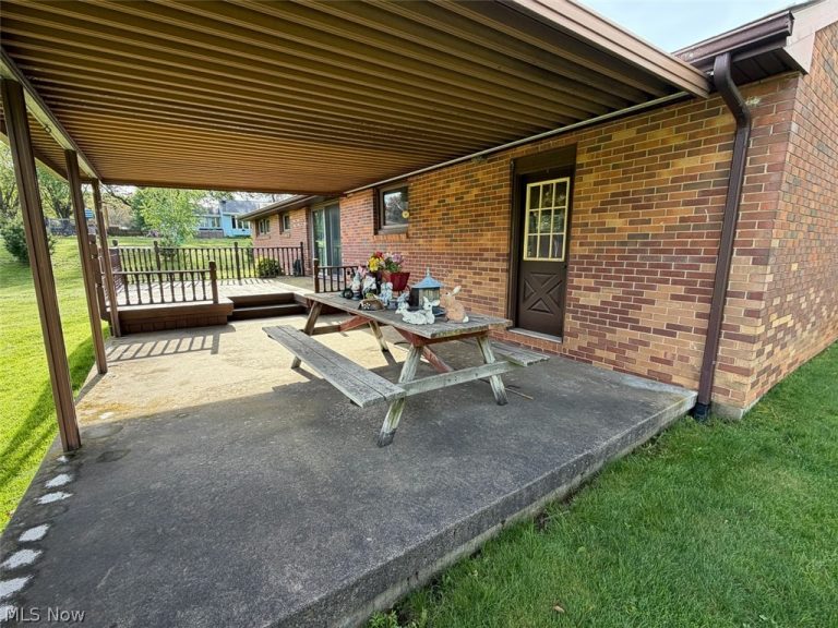 3937 Linda Street, North Canton, OH - Photo 3