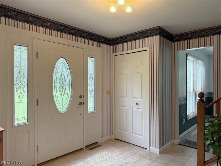 9109 Lake In The Woods Trail, Chagrin Falls, OH - Photo 6