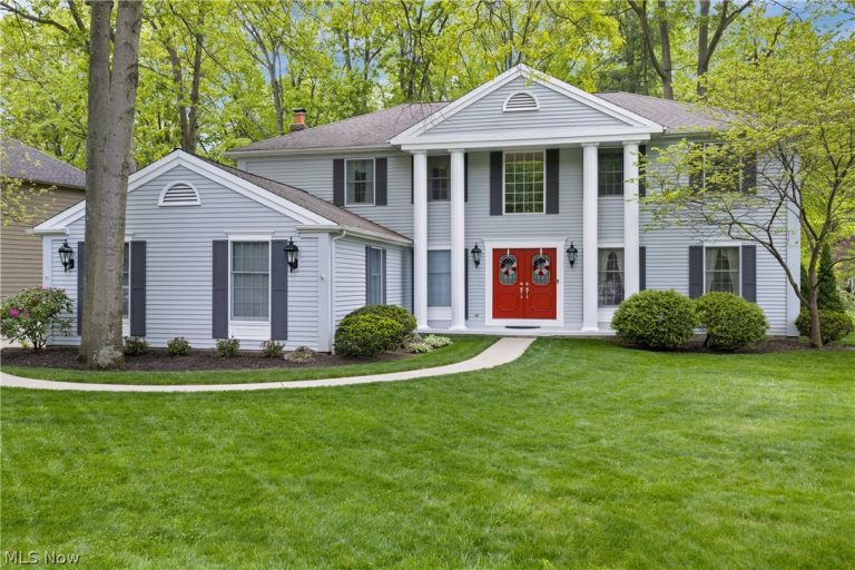 2180 Macon Court, Westlake, OH - Photo 2