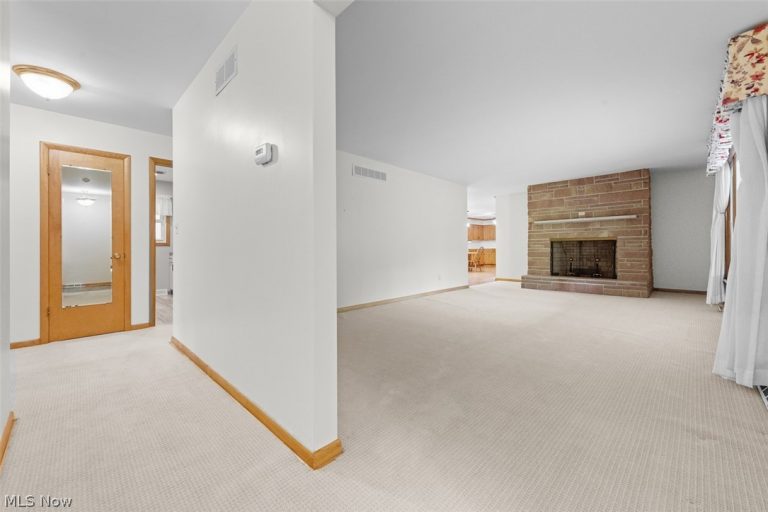 238 Pheasant Drive, Mogadore, OH - Photo 6
