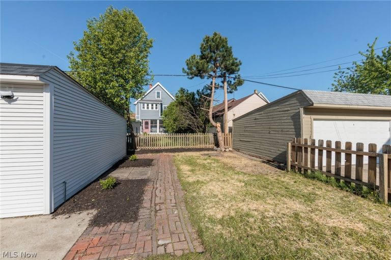 1272 Warren Road, Lakewood, OH - Photo 4