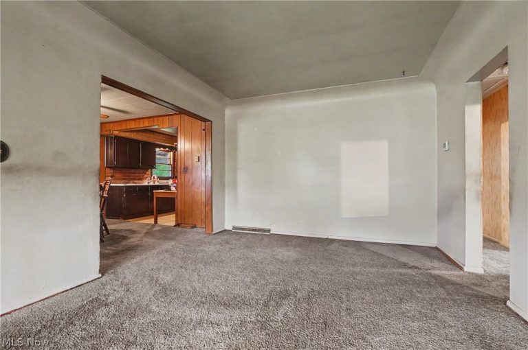 520 Sunset Drive, Hubbard, OH - Photo 4