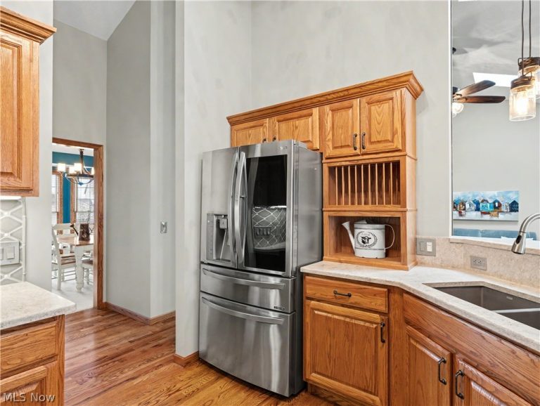 568 Breiton Circle, Barberton, OH - Photo 6