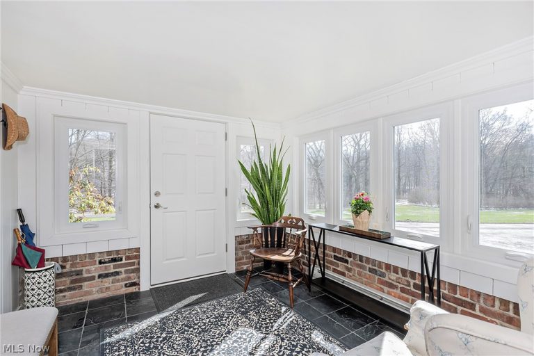 14661 Hillbrook Lane #11, Chagrin Falls, OH - Photo 4