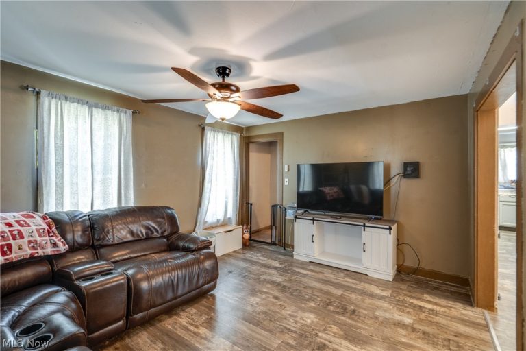 202 Market Street, Shreve, OH - Photo 3