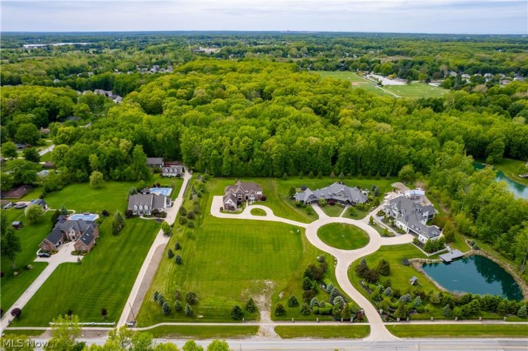 3602 Nagel Road, Avon, OH - Photo 8