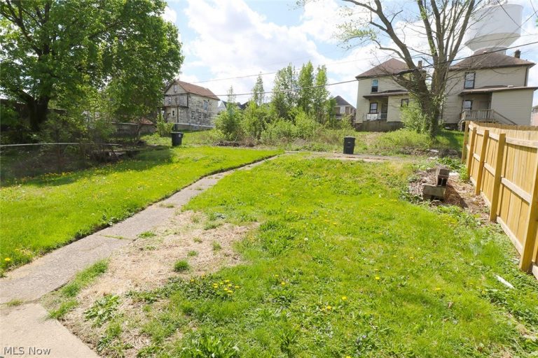 1336 Oregon Avenue, Steubenville, OH - Photo 4